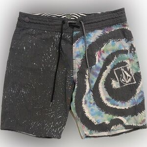 Volcom stoneys board shorts, size 29, great condition